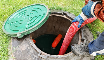 Septic tank pumping in trigard